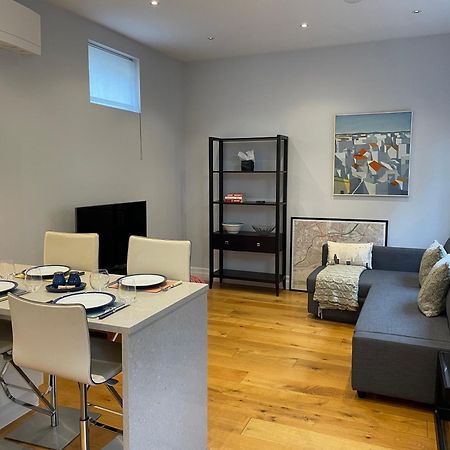 Charming & Cosy Town Centre Home With Parking Guildford Kültér fotó