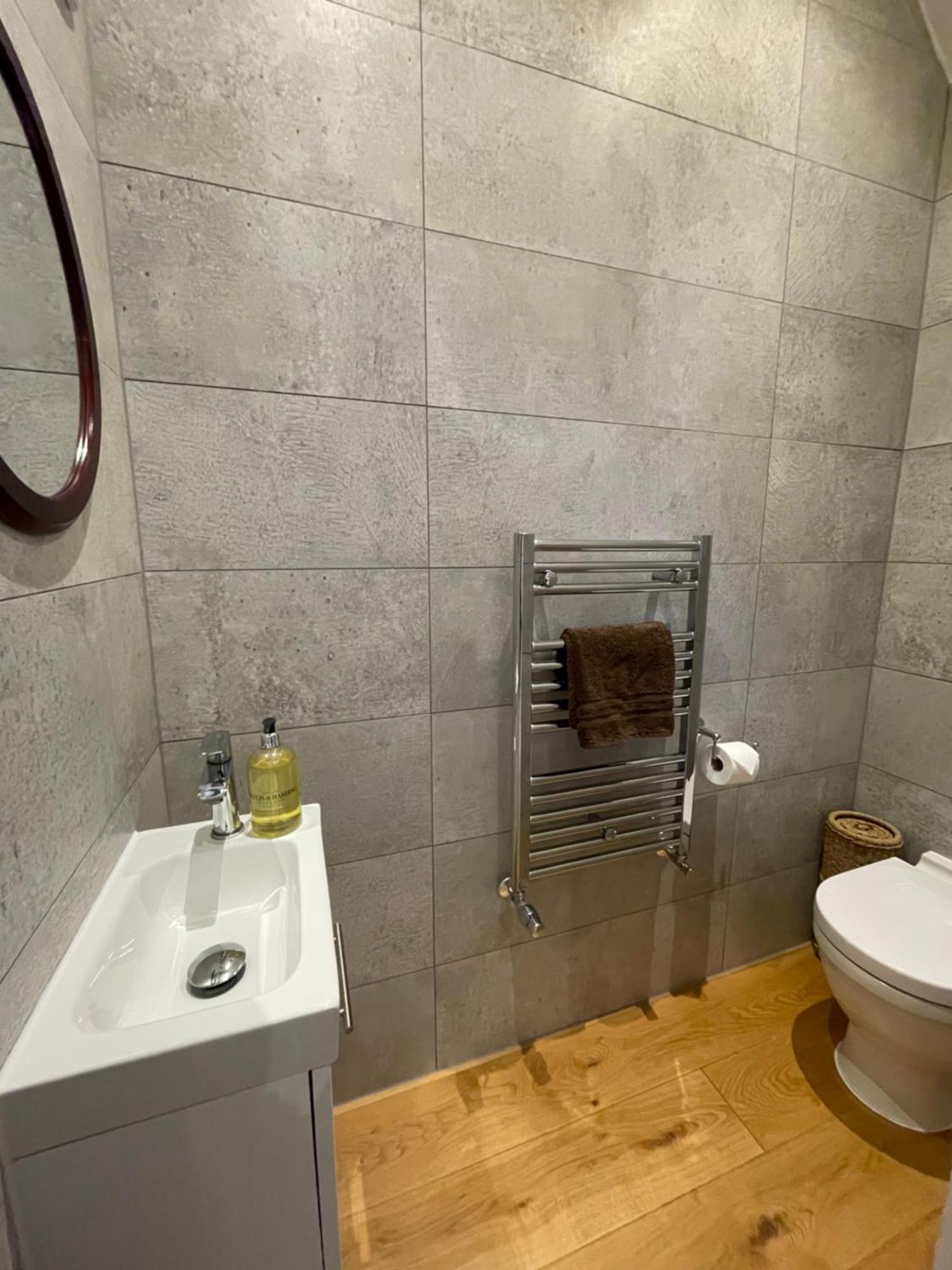 Charming & Cosy Town Centre Home With Parking Guildford Kültér fotó
