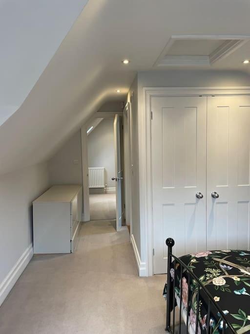 Charming & Cosy Town Centre Home With Parking Guildford Kültér fotó