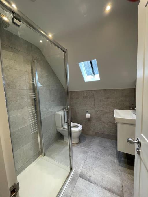 Charming & Cosy Town Centre Home With Parking Guildford Kültér fotó